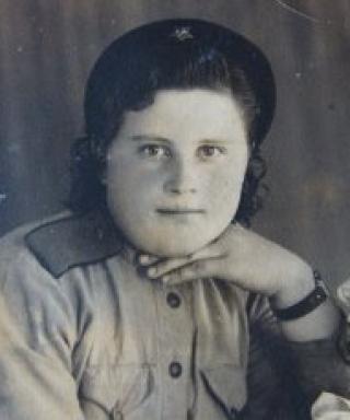 Никонова (Шаталова) Любовь Константиновна
