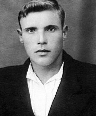 Школьников Петр Яковлевич