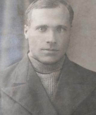 Толстов Владимир Михайлович
