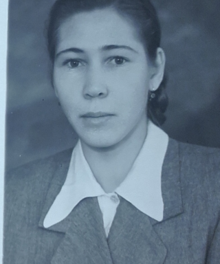 Докучаева (Иванова) Елена Дмитриевна