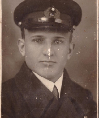 Попов Максим Тихонович