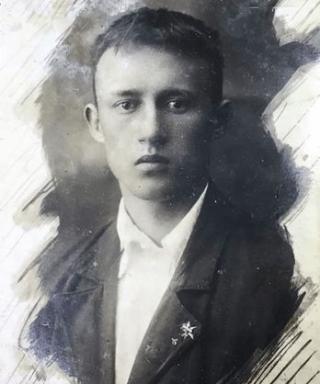 Шмухляров Иван Петрович