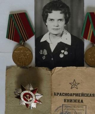 Кузьмина (Уткина) Зоя Ивановна