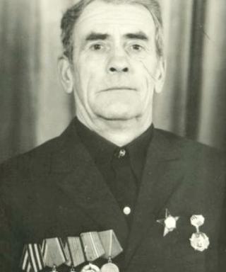 Момот Яков Анисимович