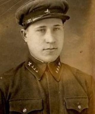 Комиссаров Василий Васильевич