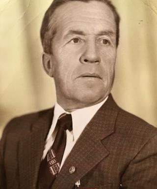 Серов Иван Дмитриевич