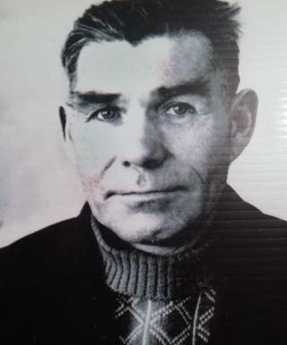 Незнаев Василий Дмитриевич