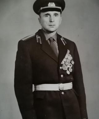 Леонов Виктор Александрович