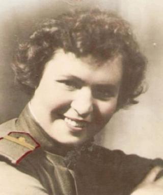 Туманова(Лапшина) Валентина Павловна
