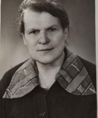 Цветкова ( Новикова) Александра Сергеевна