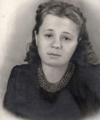 Кадошникова (Егорова) Александра Дмитриевна