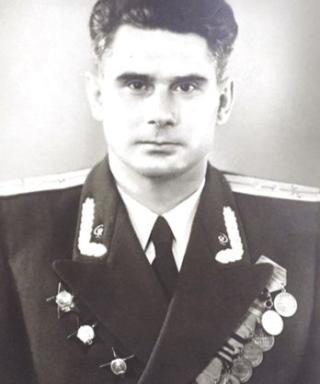 Сомов Эммануил Александрович