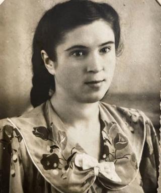 Толстолык Нина Саввична