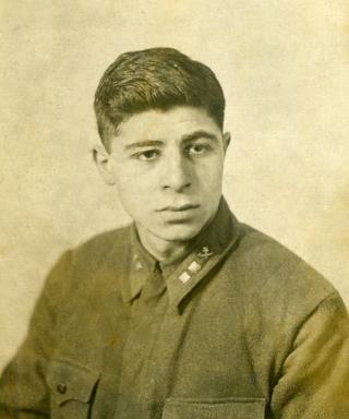 Алоев Дмитрий Григорьевич