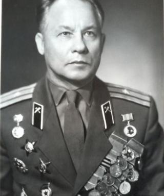 Черняков Лев Романович