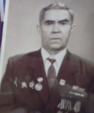 Леонов Василий Максимович