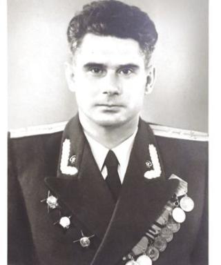 Сомов Эммануил Александрович