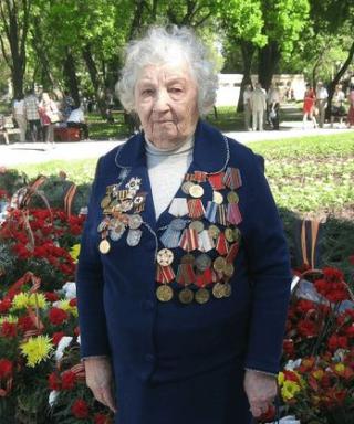 Логинова ( Задера ) Анна Ивановна