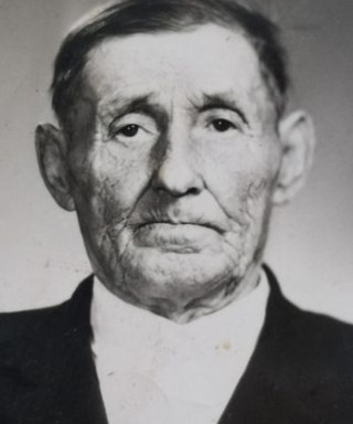 Уваров Митрофан Тимофеевич