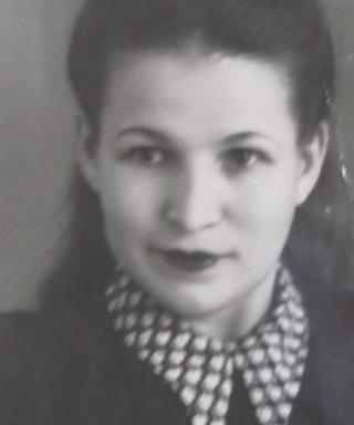 Леонтьева Елена Леонтьевна