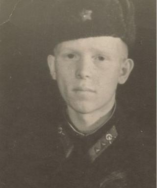 Комиссаров Лев Николаевич