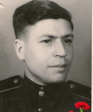 Комиссаров Дмитрий Зиновьевич