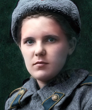 Кушниренко (Григорьева) Александра Степановна