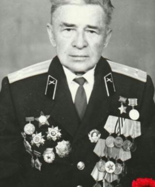 Толстов Петр Егорович
