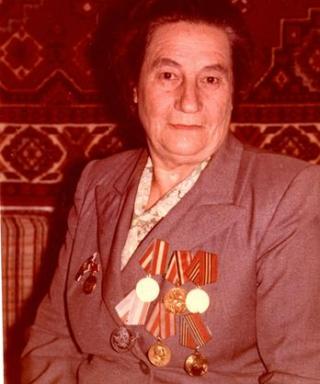 Крайникова(Быстрова) Александра Максимовна