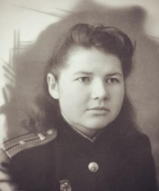 Саратова (Аксёнова) Анна Николаевна