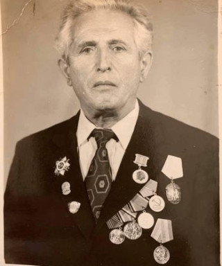 Петросян Аразбе