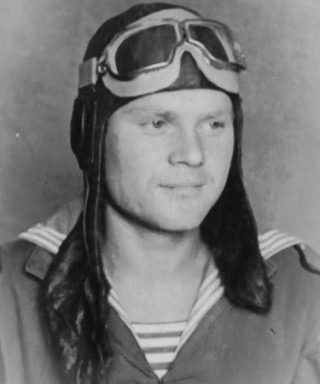 Ахлюстин Эдуард Михайлович