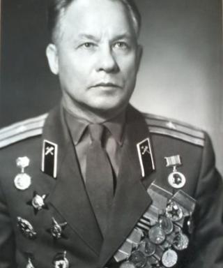 Черняков Лев Романович