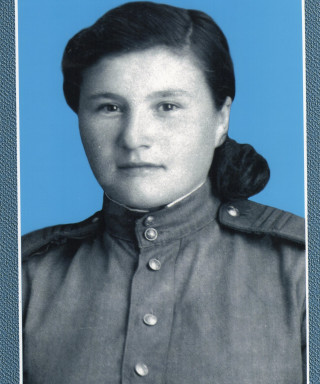 Коломоец (Третьякова) Антонида Васильевна