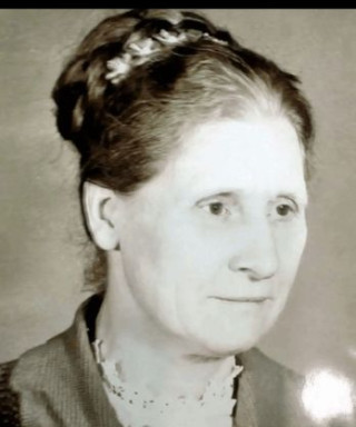 Кущенко (Денисов) Антонина Алексеевна