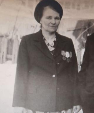 Ложкина Елизавета Евстигнеевна