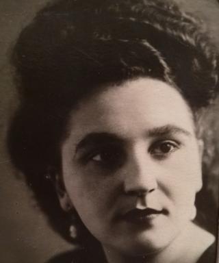 Веселова (Тузалина) Александра Павловна