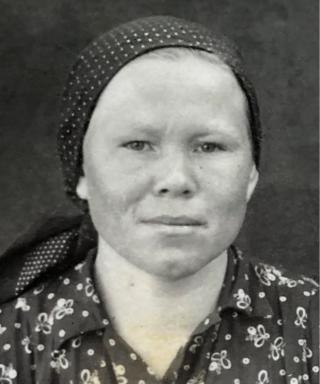 Краснова (Коркина) Елена Тимофеевна