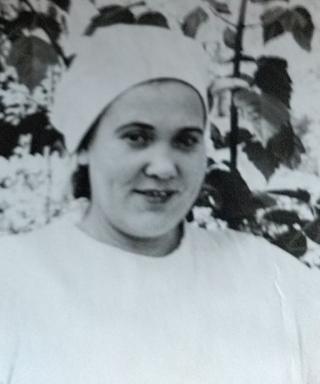 Конторщикова (Михайлова) Вера Азаровна