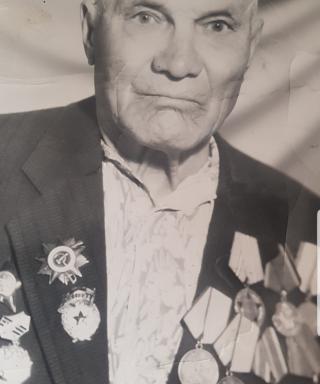 Леонов Анатолий Дмитриевич