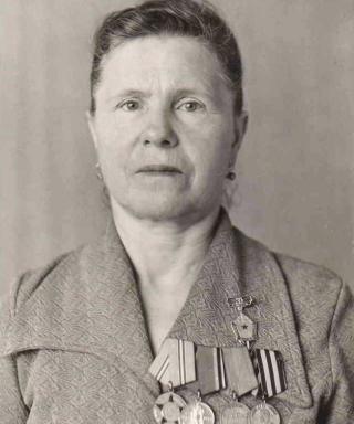 Саксонова (Хренкова) Анна Васильевна