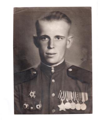 Леонов Иван Павлович