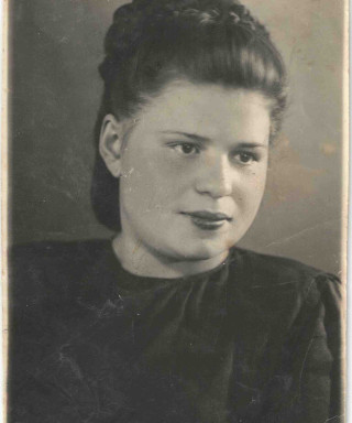 Елфакова (Лазарева) Елена Фадеевна