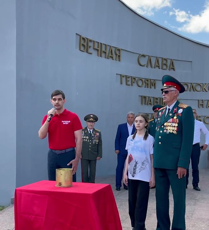 Не прервется связь поколений 2024. Движущиеся ветераны. Бессмертный полк ветераны. Полк России.